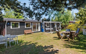 Beautiful Home In Væggerløse With Wifi Bogø By